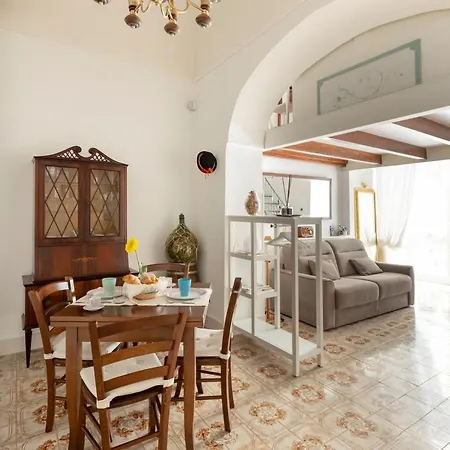 Niloufar Hébergement de vacances Naples